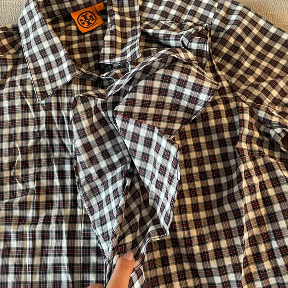 Tory Burch button up shirt! - Picture 4 of 6